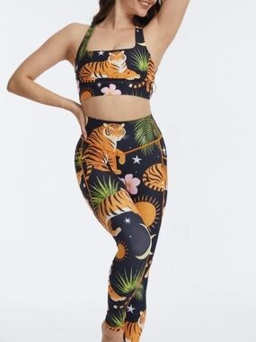 SILVERWIND Jungle Reverie Cross Back Sports Bra And Legging Set - Large